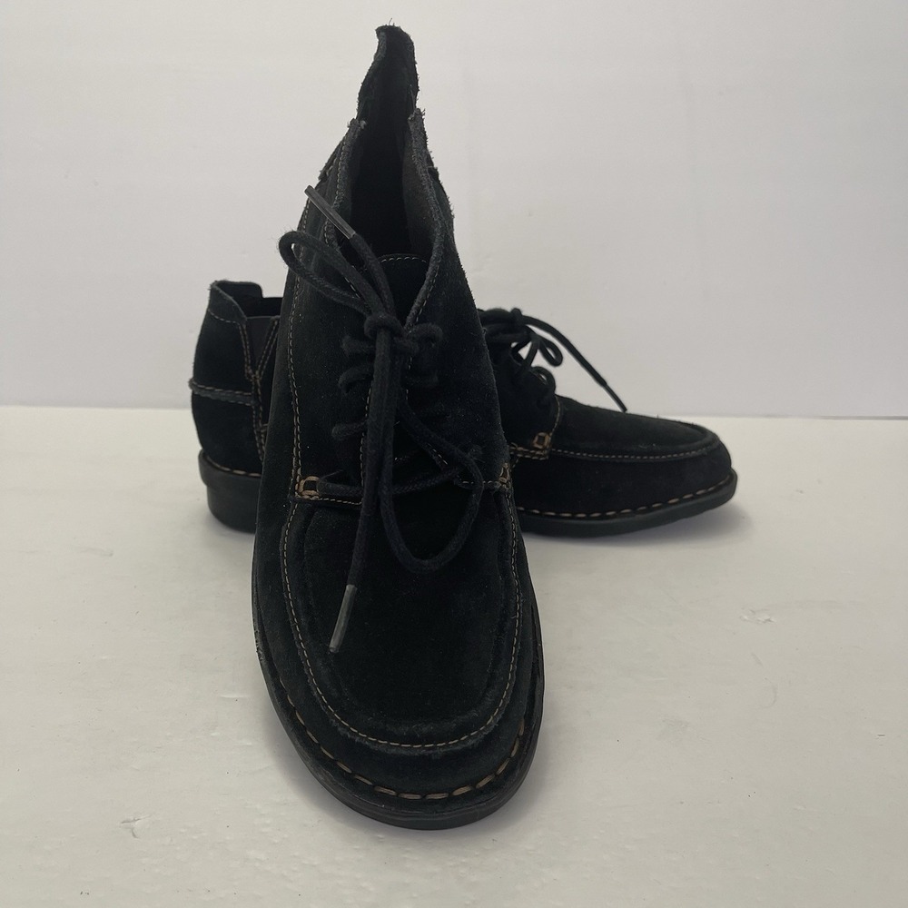 CLARKS Boots Chukka Ankle Nikki Class Womens 8 M Black Suede Marine Lace-up